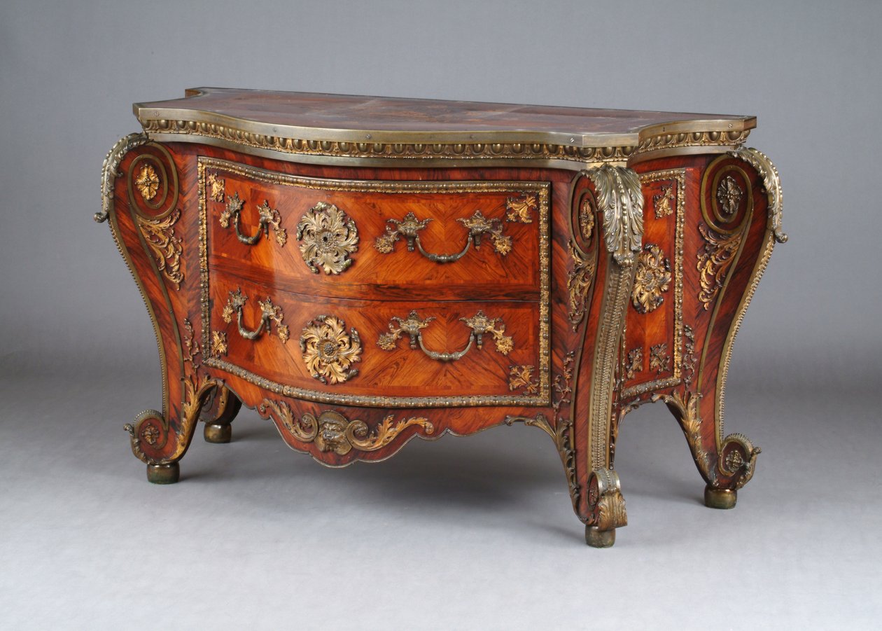 Komodin, c.1760-75 (gül ağacı ve yaldızlı bronz) by Pierre Langlois