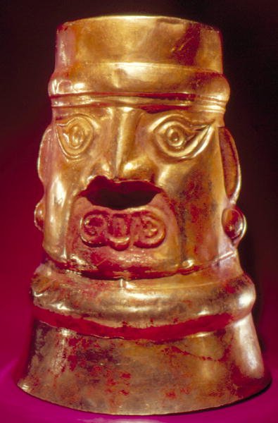 Effigy kap (altın ve boya) by Pre Columbian Pre Columbian