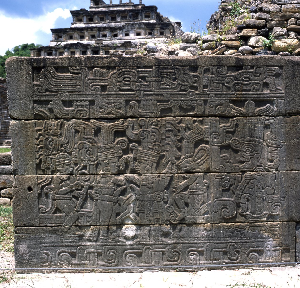 Kuzey-Batı Rölyefi, Totonac, Kuzey duvarı, Güney Top Sahası, Geç Klasik dönem by Pre Columbian
