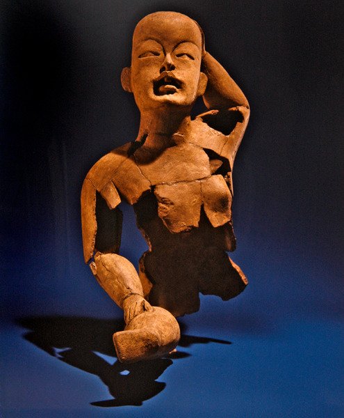 Oturan figür, Olmec Kültürü (seramik) by Pre Columbian Pre Columbian