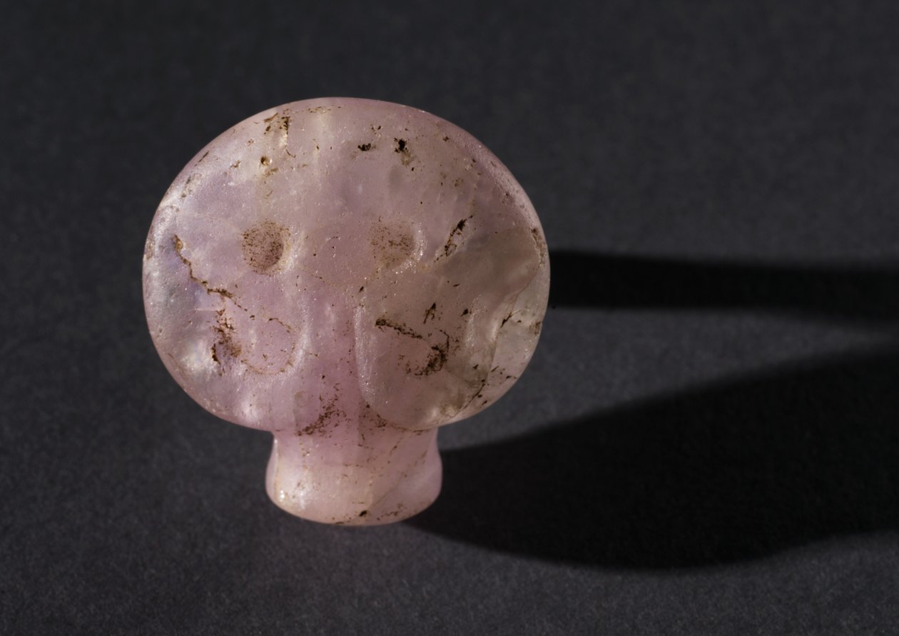 Boğa Başı Muska, MÖ 3500 - MÖ 2950 dolayları by Predynastic Period Egyptian