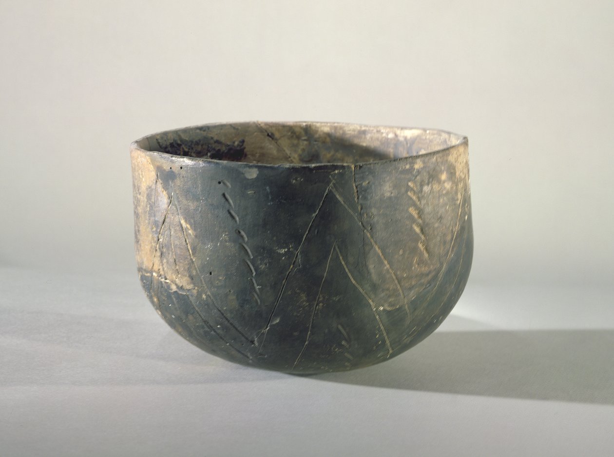 Şerit tarzı süslemeli kap, Tuna Neolitik (seramik) by Prehistoric