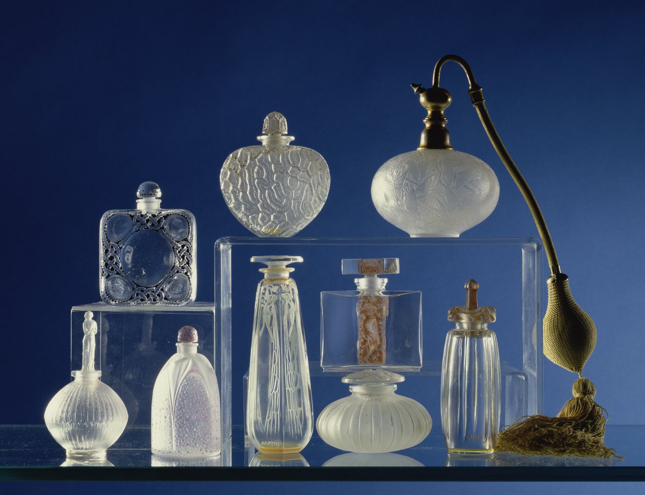 Koku Şişesi Seçimi (cam) by Rene Jules Lalique