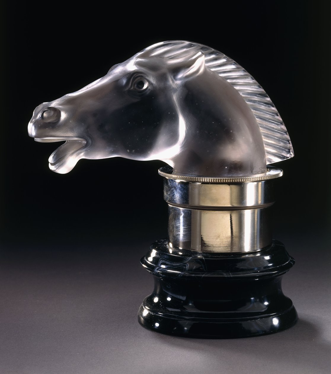Epsom, c.1928 (şeffaf buzlu cam) by Rene Jules Lalique