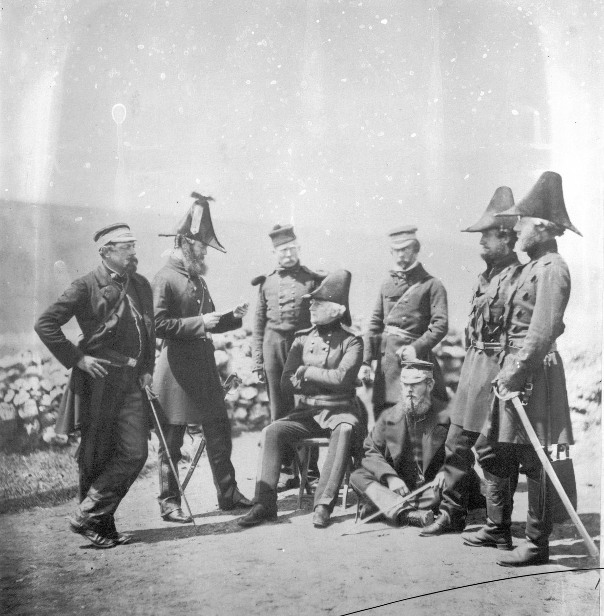 Korgeneral Sir George Brown G.C.B ve kurmaylarının subayları, c.1855 by Roger Fenton