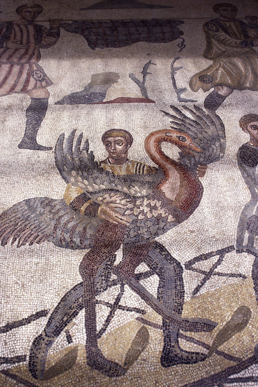 Bir kuğu taşıyan adam, bir av sahnesinden detay (mozaik) by Roman
