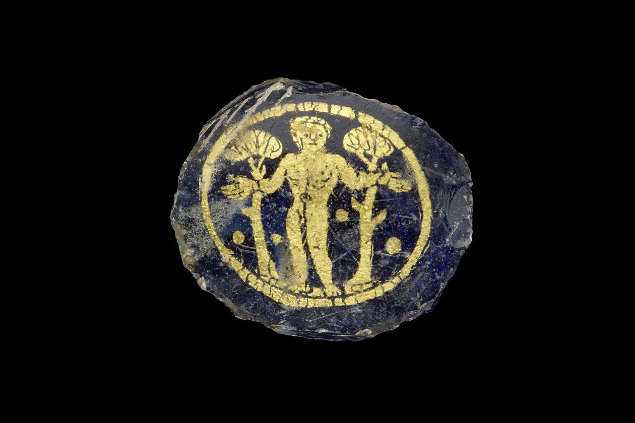 İki ağaç arasında sakalsız, kısa saçlı çıplak figürlü madalyon, MS 3.-4. yy (altın ve cam) by Roman
