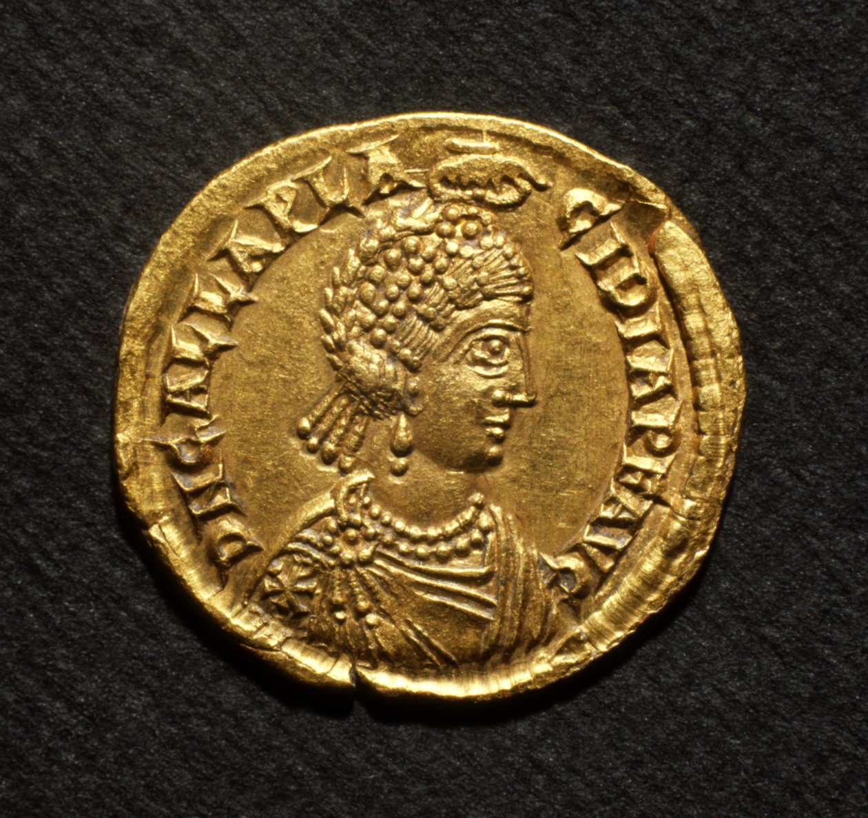 ಗಲ್ಲಾ ಪ್ಲಾಸಿಡಿಯಾದ ಸಾಲಿಡಸ್, 425-50 (ಚಿನ್ನ) ಟರ್ಕ್ by Roman