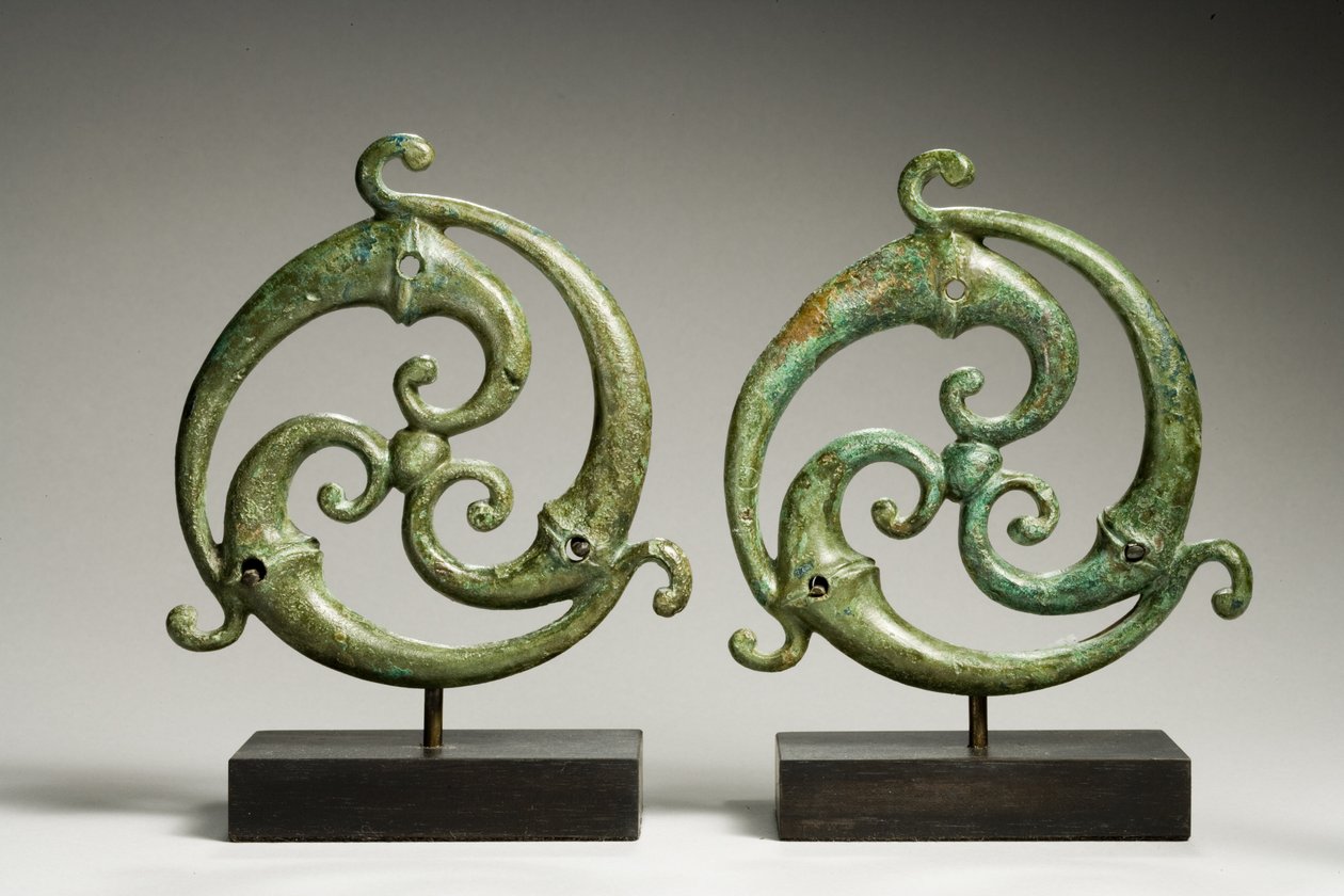 Triskele aplikleri, Romano-Celtic, MS 3. yüzyıl dolayları (bronz) by Roman