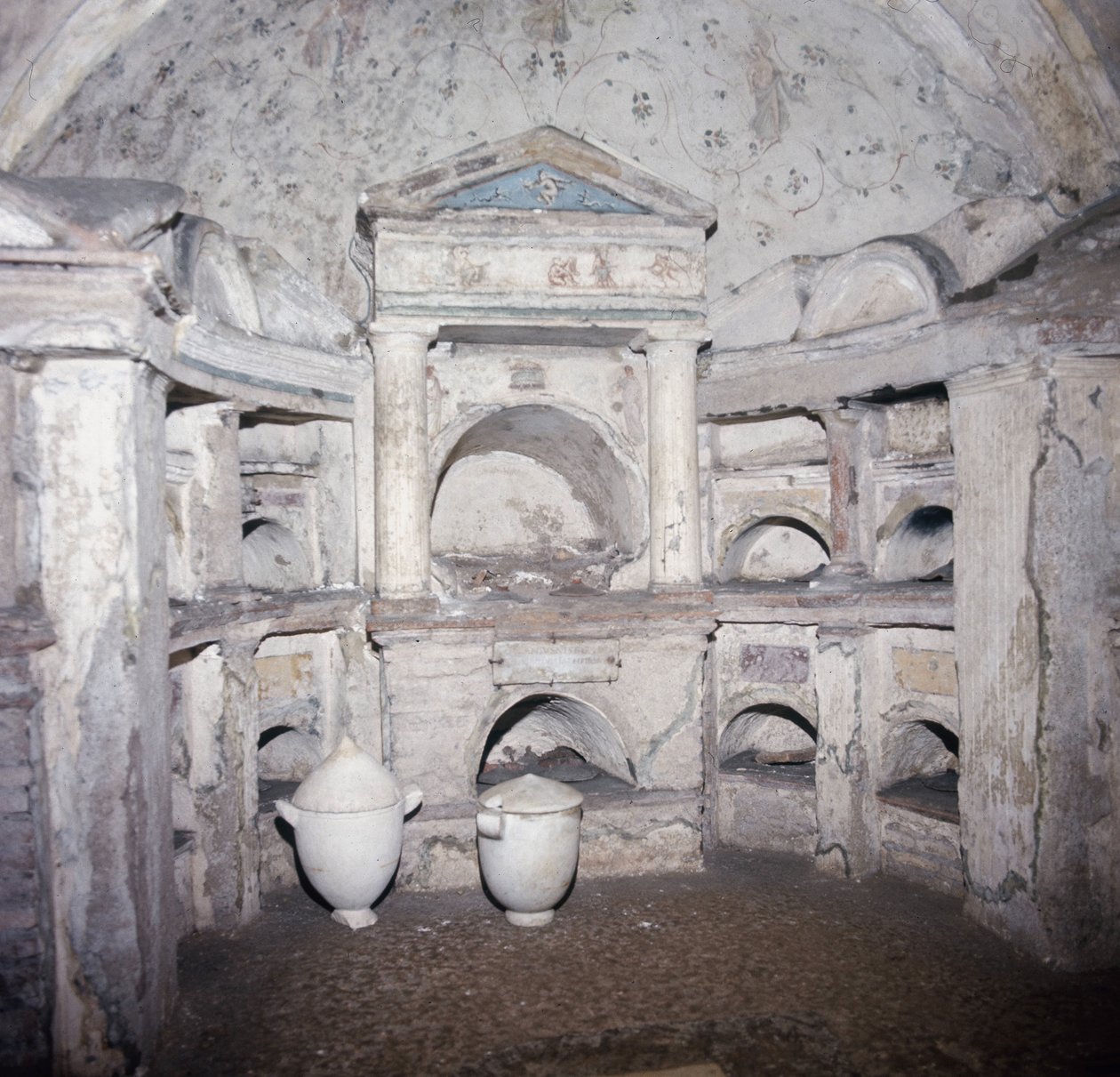 Columbarium - Pomponis Hylax
