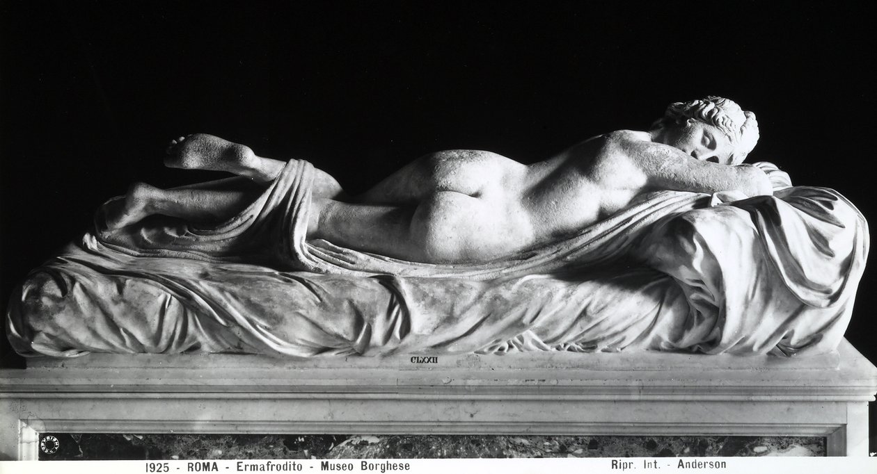 Uyuyan hermafrodit (mermer) (s/b fotoğraf) by Roman Roman