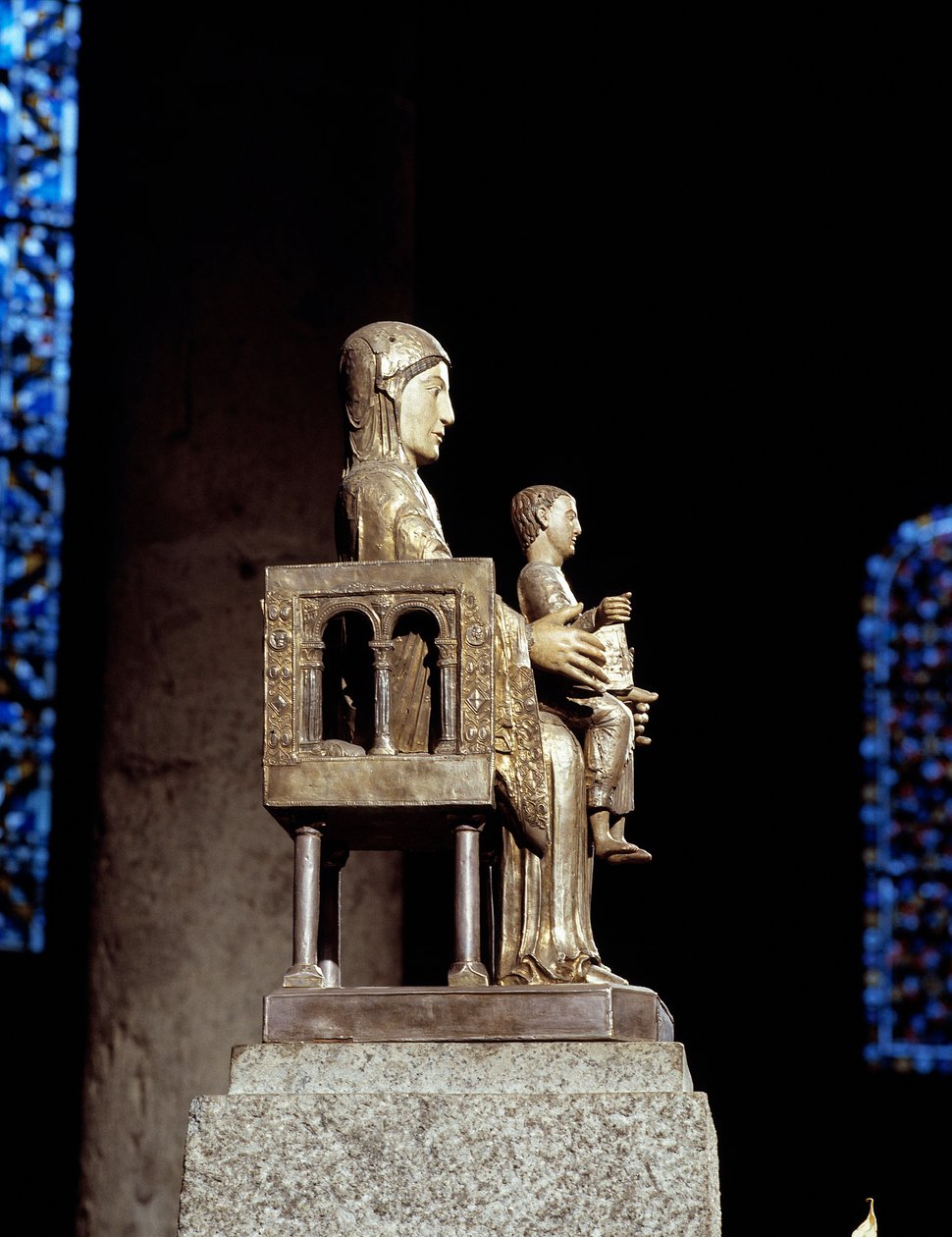 Bakire ve Çocuk (heykel) by Romanesque