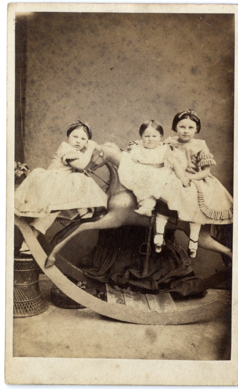 Sallanan at üzerinde üç kız, 1860