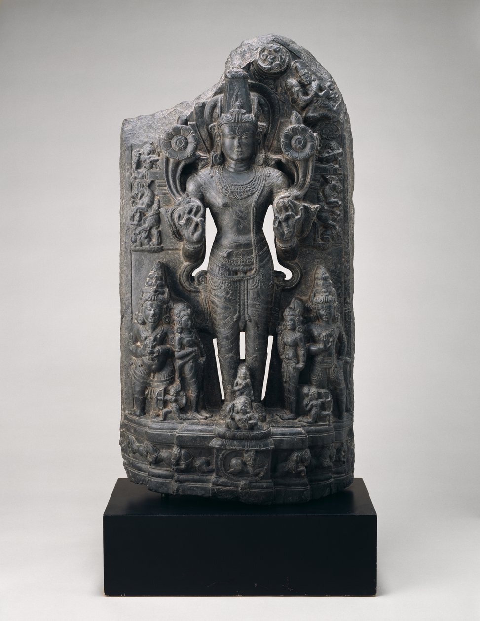 Surya, c. 11. yüzyıl (kara klorit) by School Indian