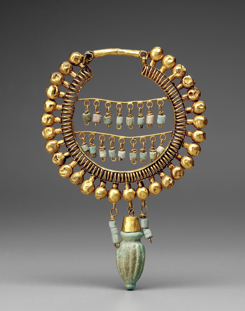 Küpe, MÖ 550-330 (altın ve fayans) by School Persian