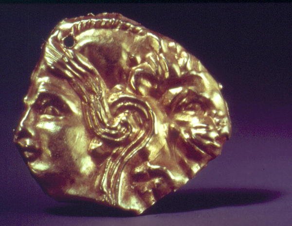ಯುವ ಮತ್ತು ಸಿಂಹ (ಚಿನ್ನ) ಟರ್ಕಿಯ ಮುಖ್ಯಸ್ಥ by Scythian