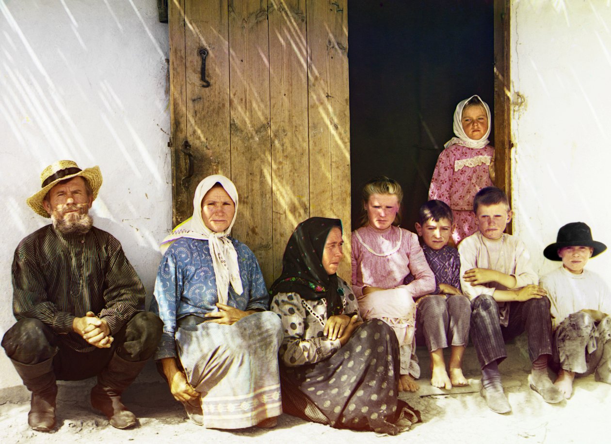 Mugan: Yerleşimcinin çocuklu ailesi, Grafovka, Rus İmparatorluğu, 1905 ve 1915 arası by Sergey Prokudin Gorsky