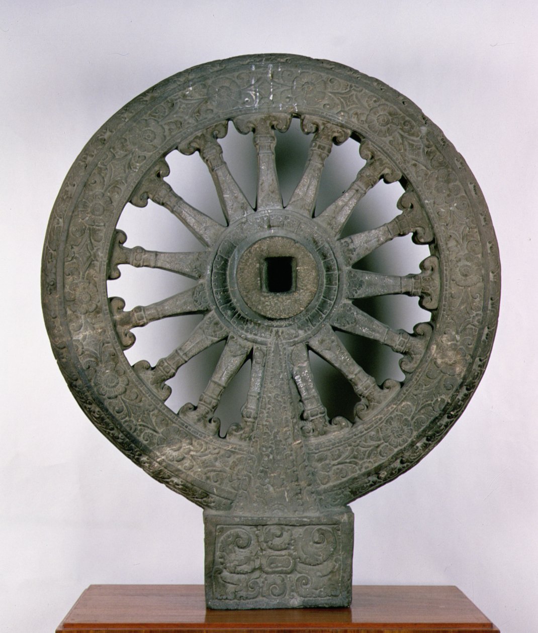 Kanun Çarkı, 7-8. yüzyıl by Siamese School