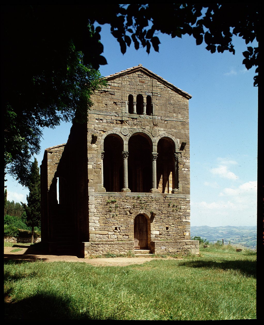 St Mary kilisesinin görünümü by Spanish School