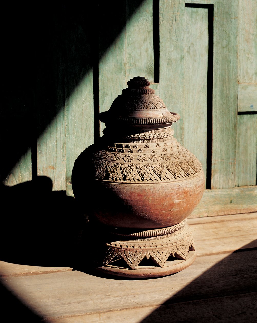 Su kavanozu (seramik) by Thai School