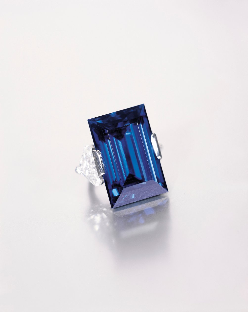 Rockefeller Sapphire (elmas, safir ve platin) by Tiffany and Company