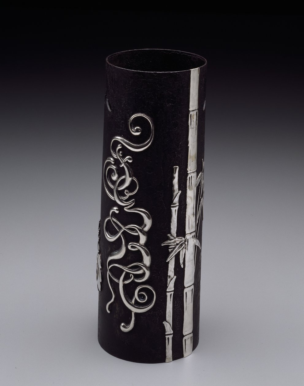 Vazo, c.1877-85 (demir ve gümüş) by Tiffany and Company
