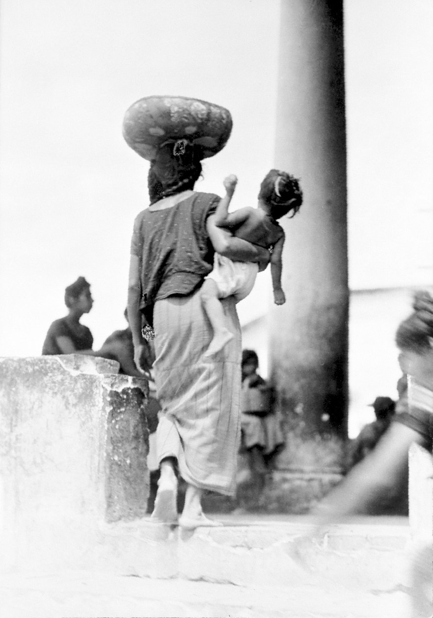Tehuantepec Pazarı, Meksika, 1929 by Tina Modotti