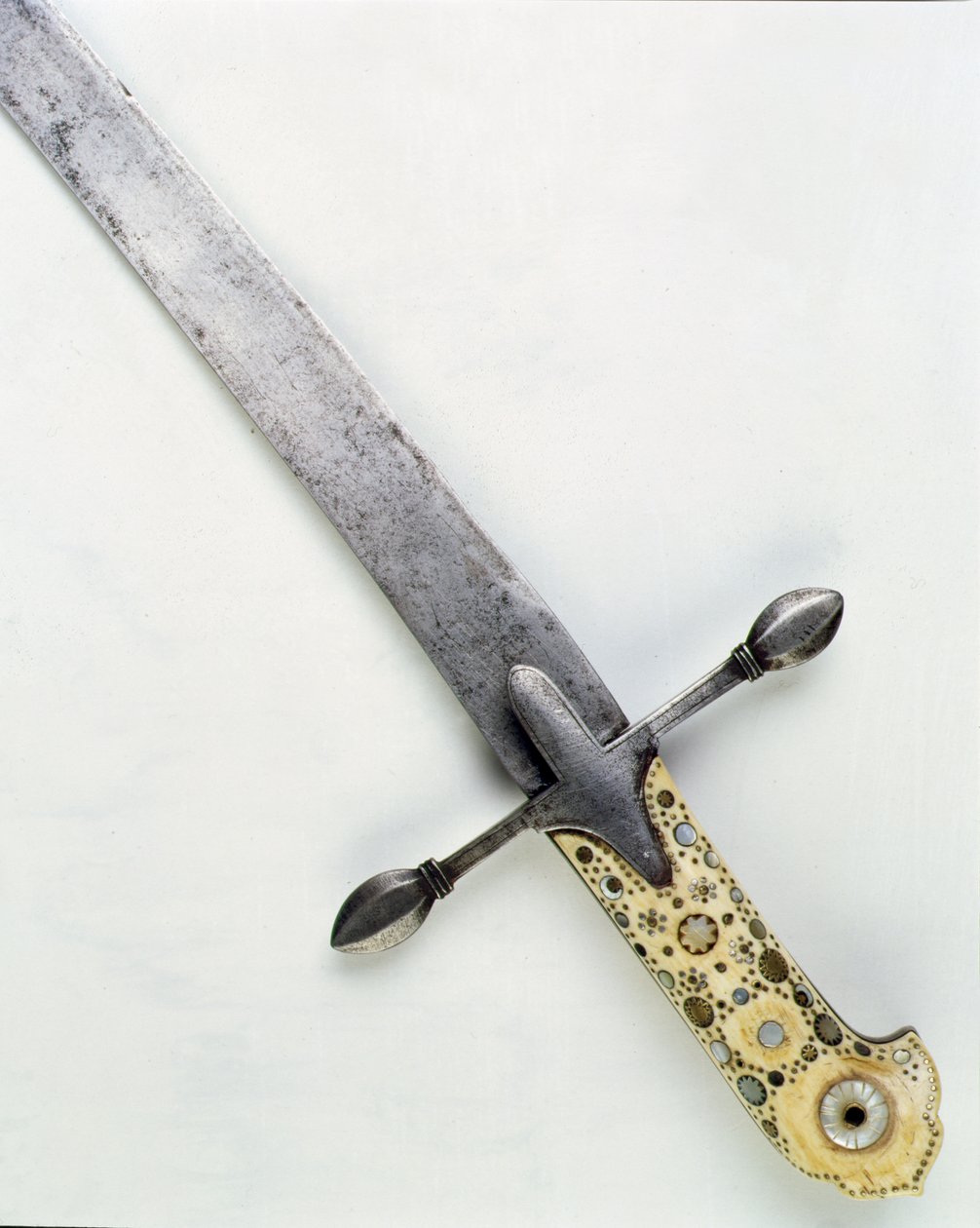 Kılıç (demir ve kemik) by Turkish School