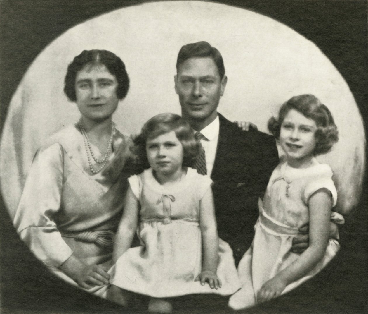 Bir Aile Grubu, c1933, 1937. by Unbekannt
