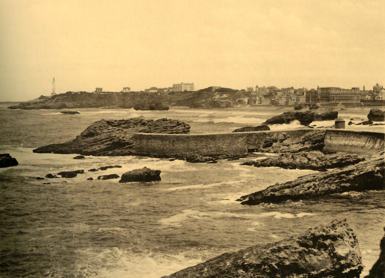 Biarritz - La Digue de la Cafetiere, c1930. by Unbekannt