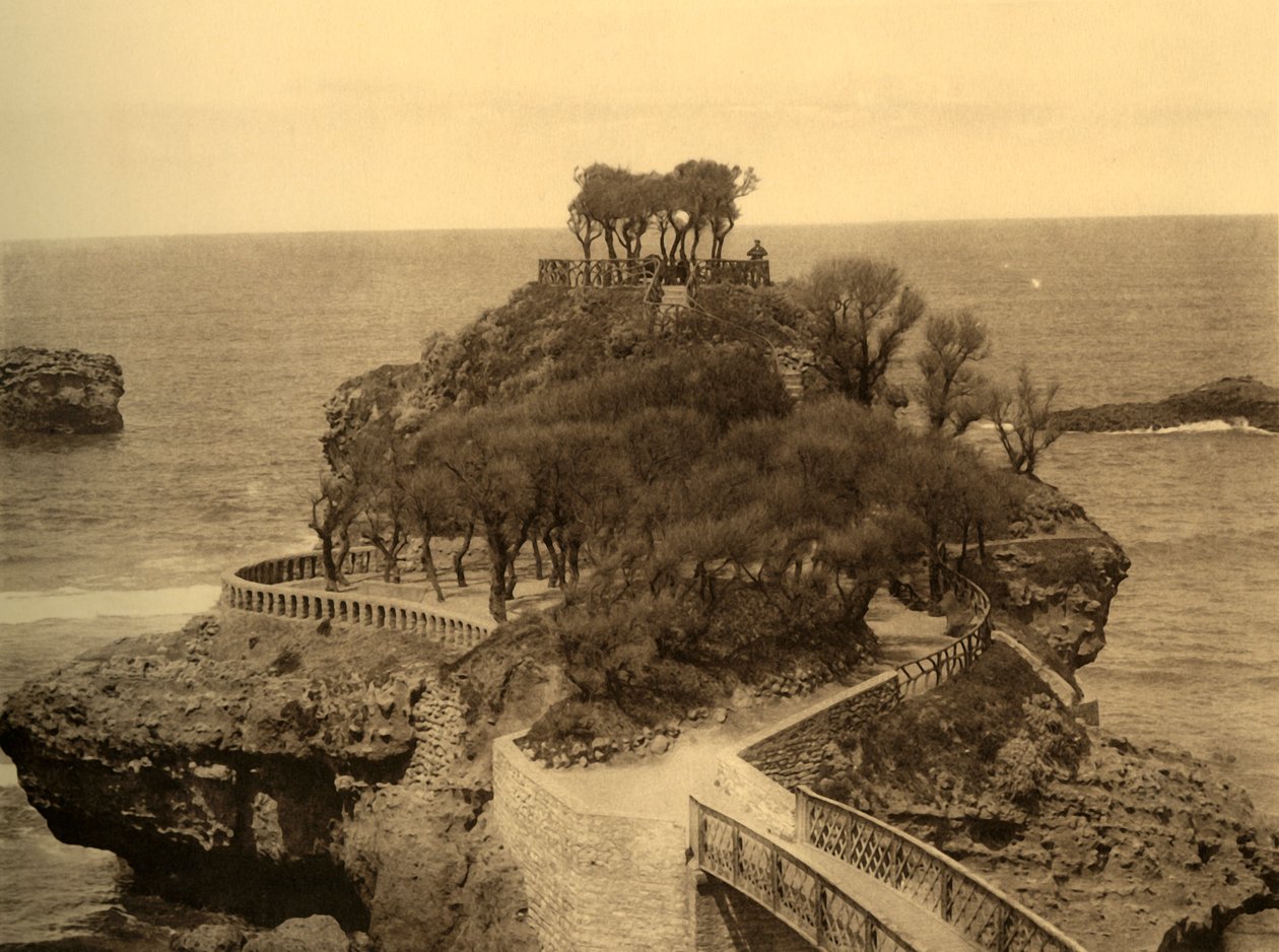 Biarritz - Basta Kayası, c1930. by Unbekannt