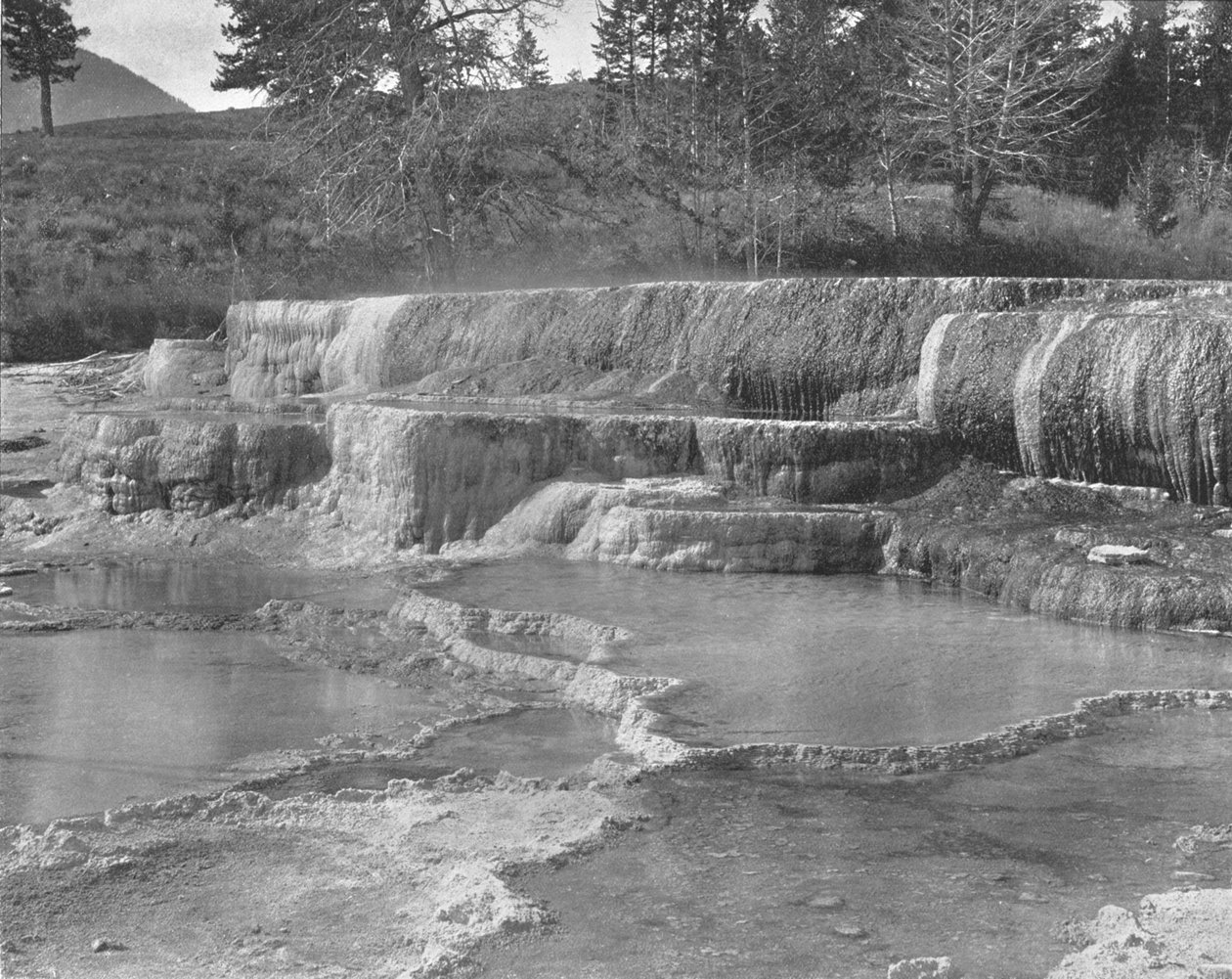 Brown Sulphur Springs, Yellowstone Ulusal Parkı, ABD, c1900. by Unbekannt