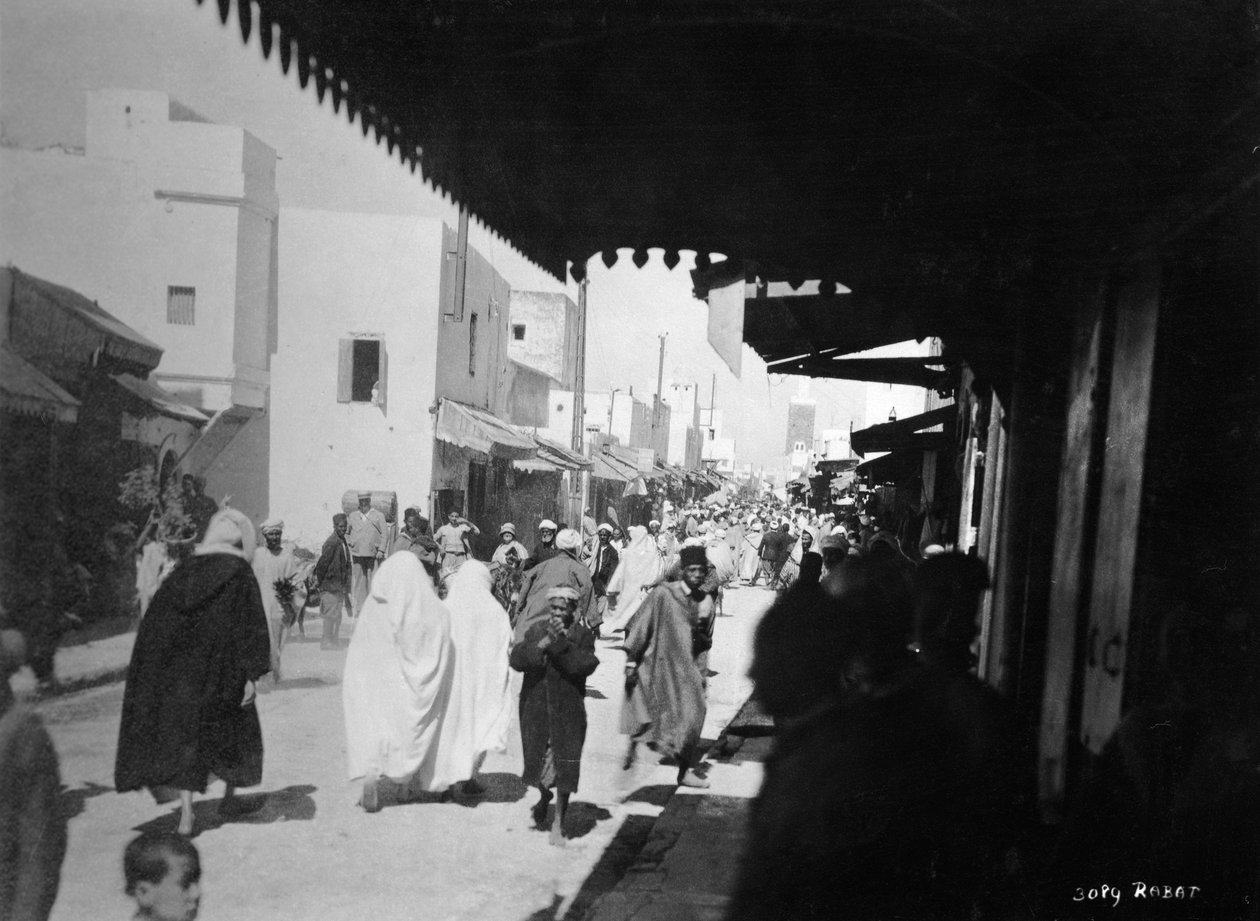 Meşgul cadde, Rabat, Fas, c1920s-c1930s by Unbekannt