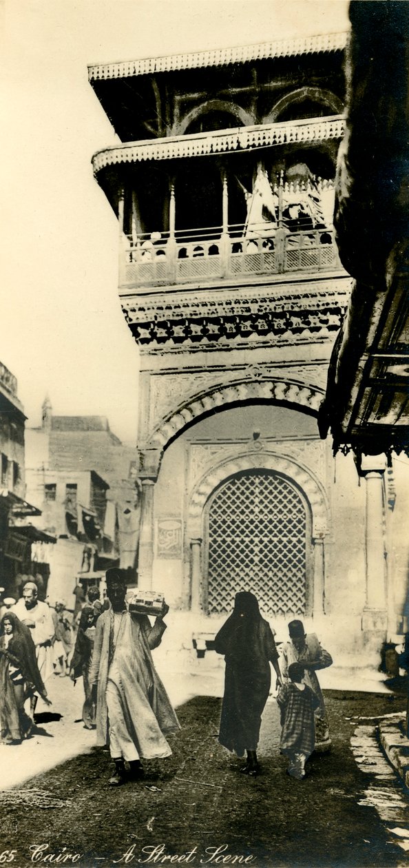 Kahire - Bir Sokak Manzarası, c1918-c1939. by Unbekannt