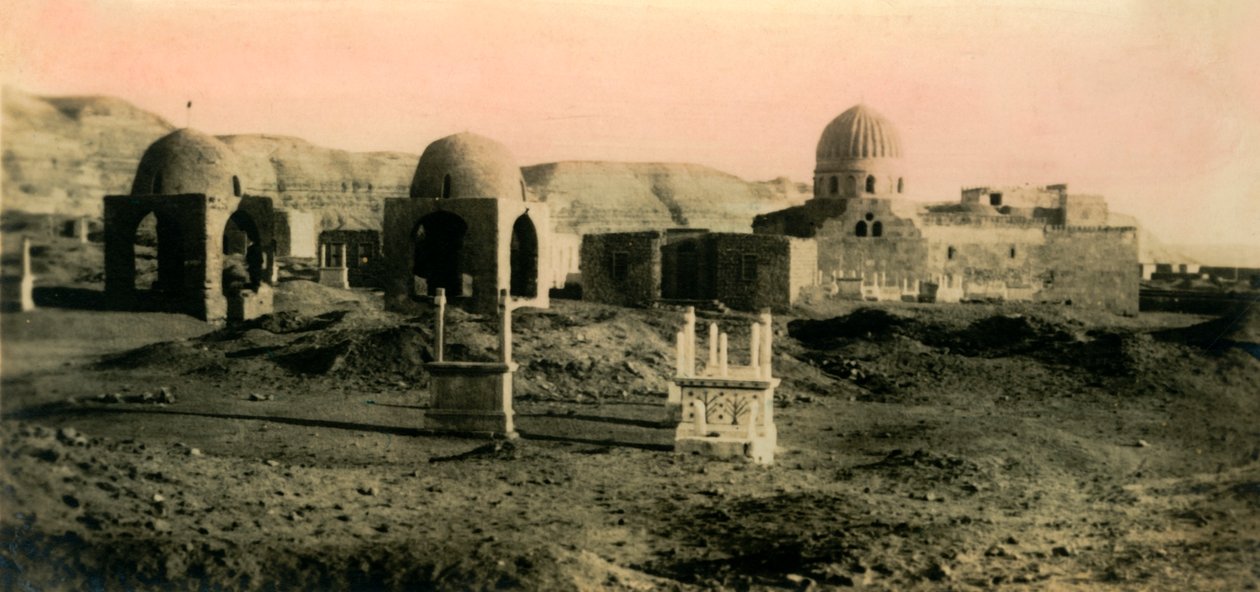 Kahire: Halife Mezarları, c1918-c1939. by Unbekannt