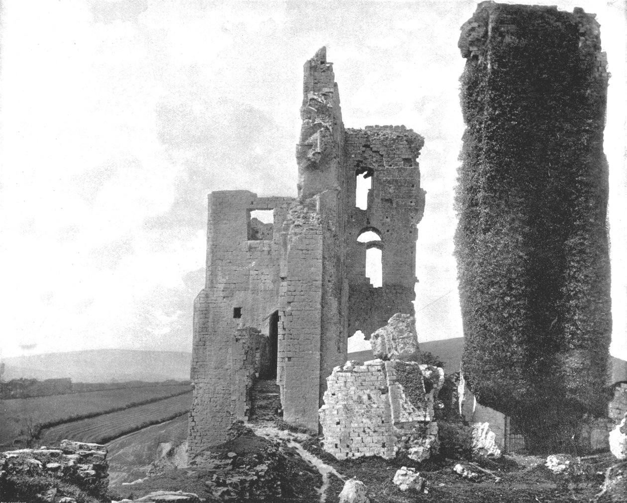 Korfe Kalesi, Dorset, 1894. by Unbekannt