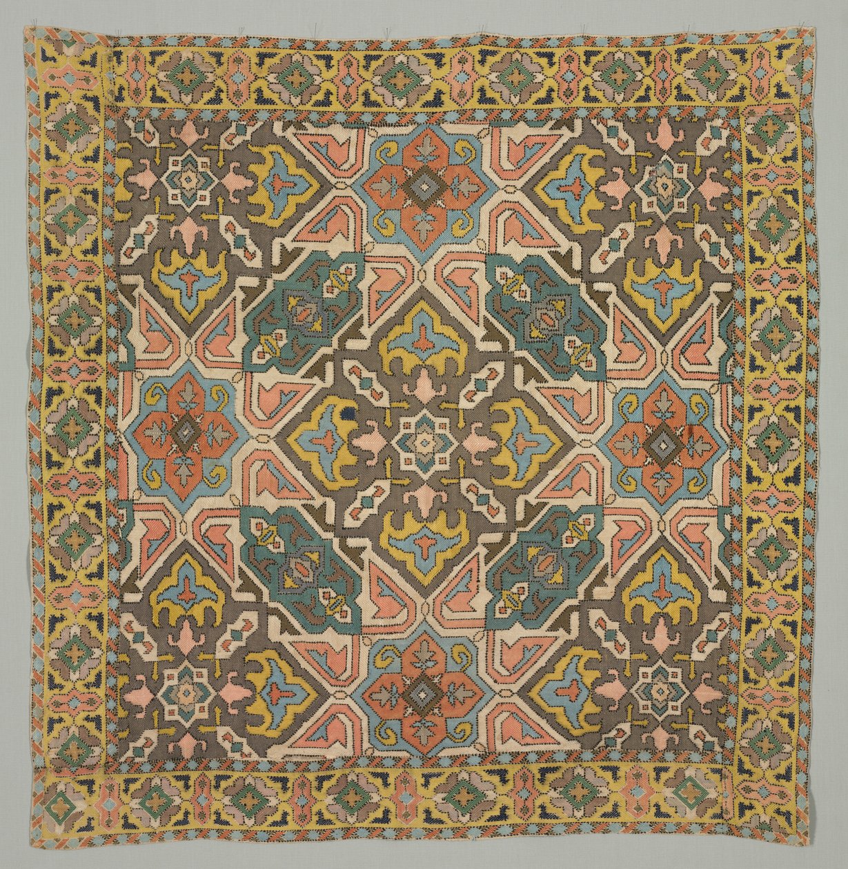 Geometrik tasarımlı kapak, 1800