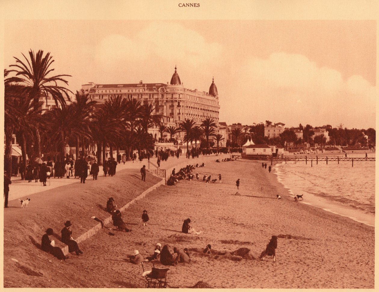 Croisette Promenade - Plaj ve Kumarhane, Cannes, 1930. by Unbekannt