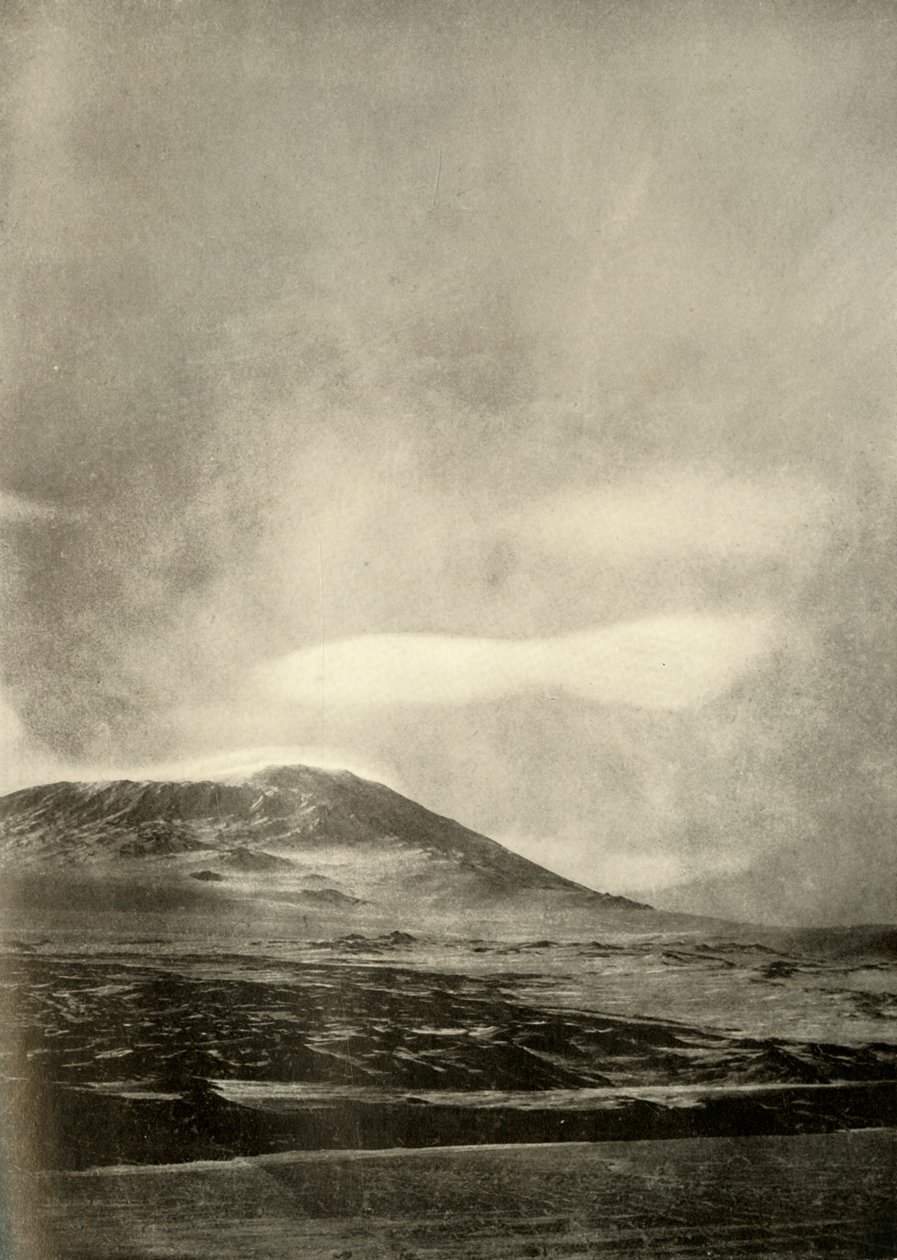 Erebus Üzerinde Dumb-Bell Bulutu, c1908, 1909. by Unbekannt