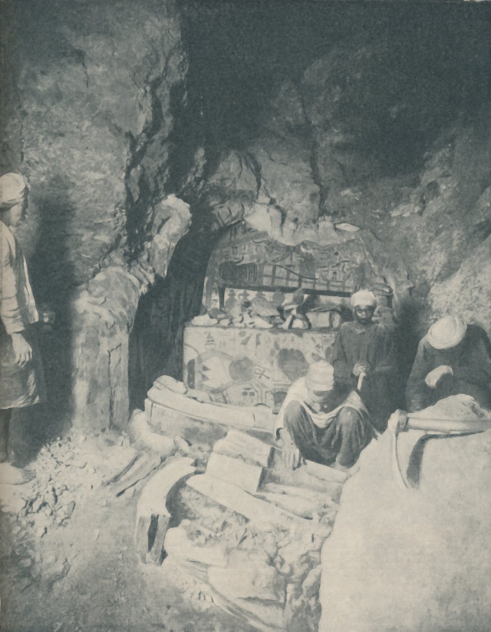 Mısırlı Mumyaların Dirilişi Beklediği Cenaze Odası, c1935 by Unbekannt