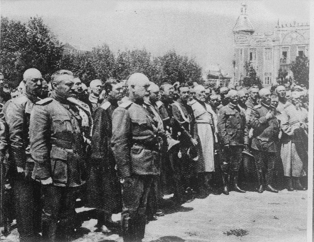 General Anton Denikin kurmayları ile by Unbekannt