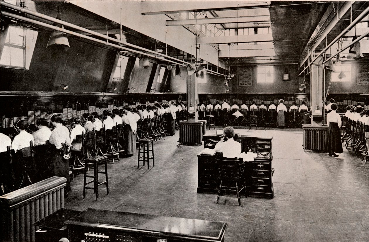 Büyük Bir Telefon Santralinde, c1916 by Unbekannt
