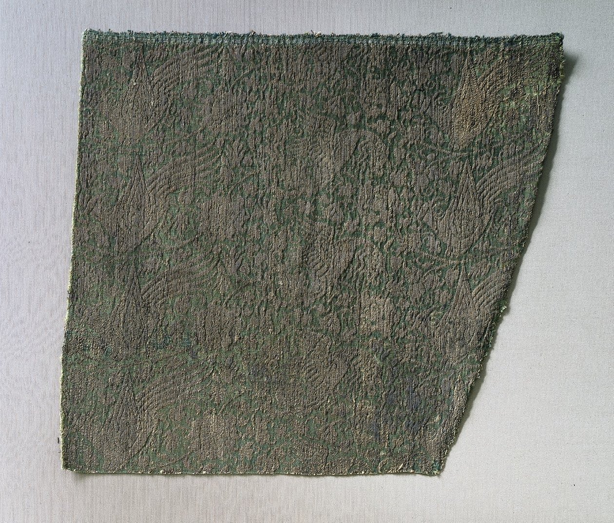 Dalgalı sarmaşıklar arasında anka kuşu olan lambalar, 1200
