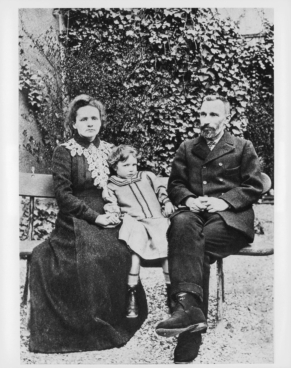 Marie ve Pierre Curie, fizikçiler, 1904 by Unbekannt