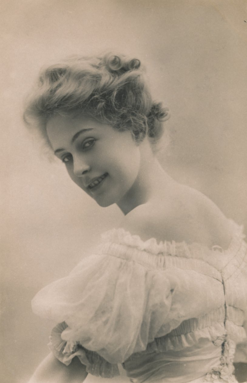 Bayan Pauline Chase, 1885-1962, c1930. by Unbekannt