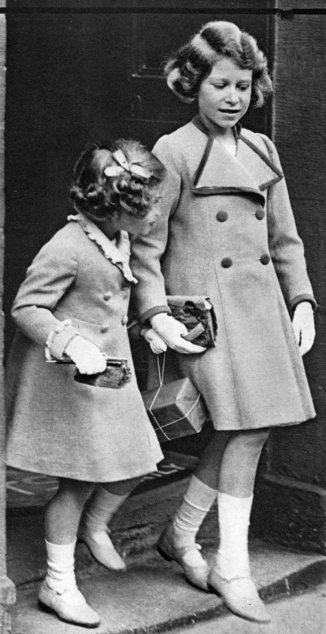 Prenses Elizabeth ve kız kardeşi, c1936 by Unbekannt