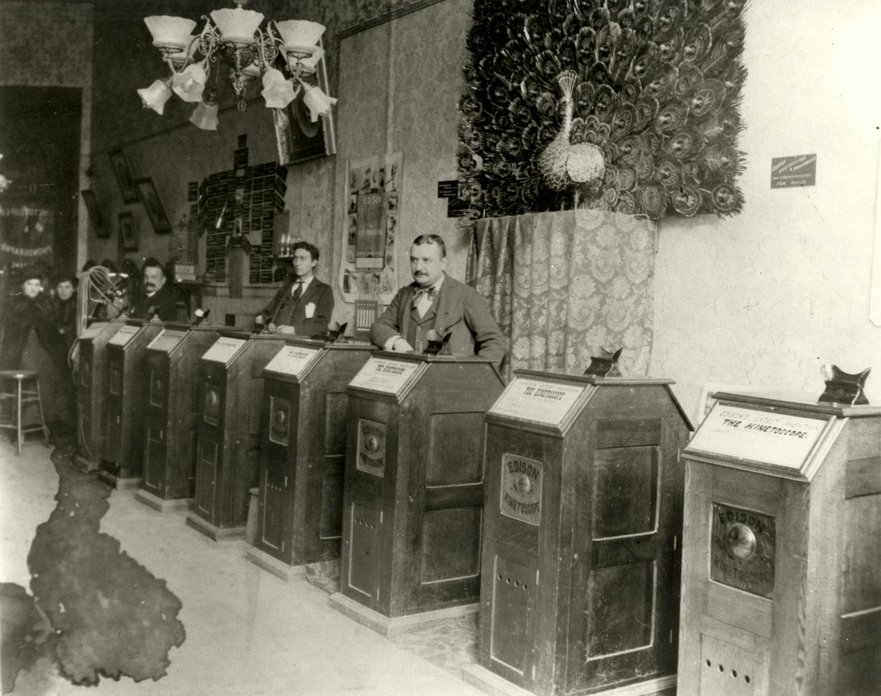 Kinetoskoplu San Francisco Salonu, 1894-1895 by Unbekannt