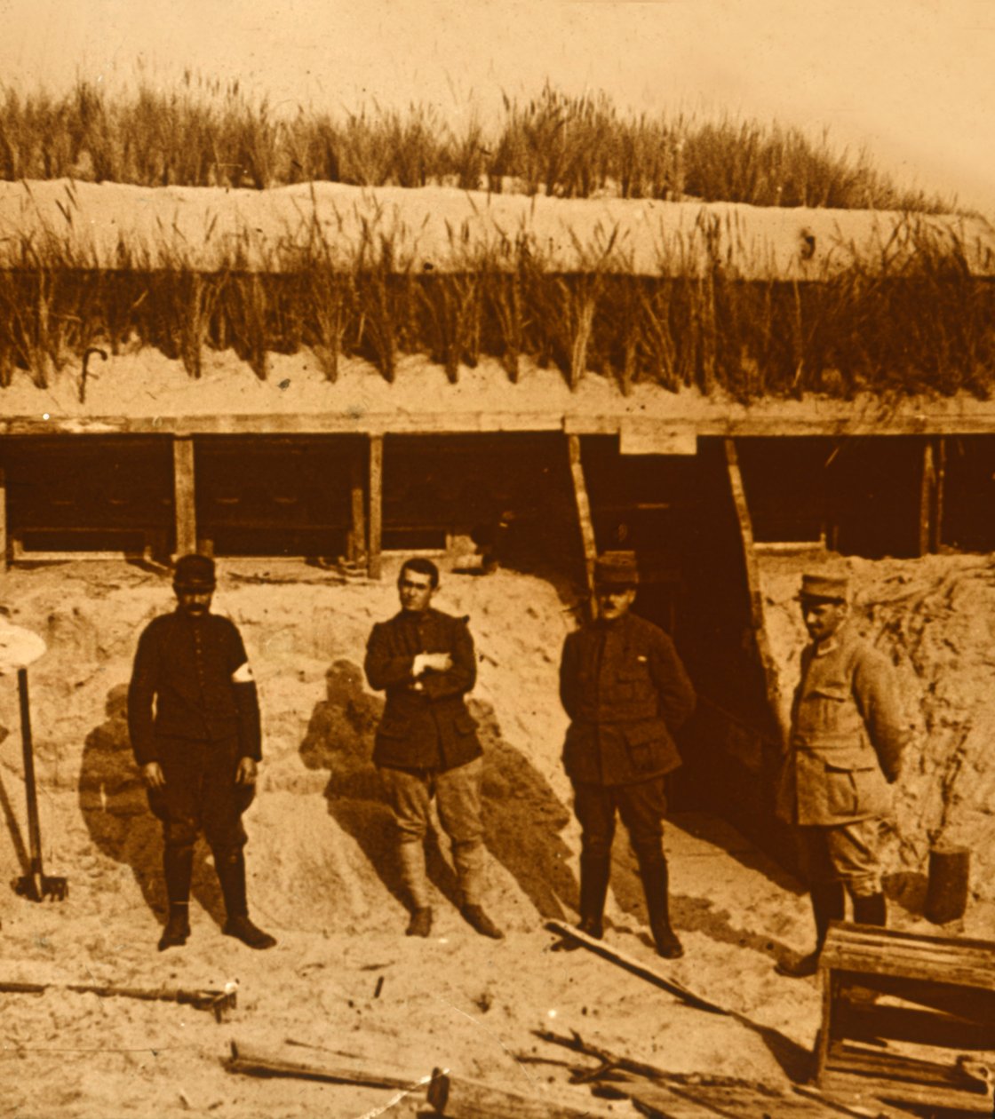 İlk yardım noktasındaki askerler, c1914-c1918 by Unbekannt