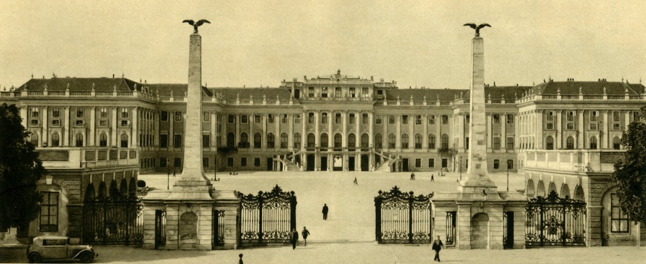 Schönbrunn Sarayı, Viyana, Avusturya, c1935. by Unbekannt