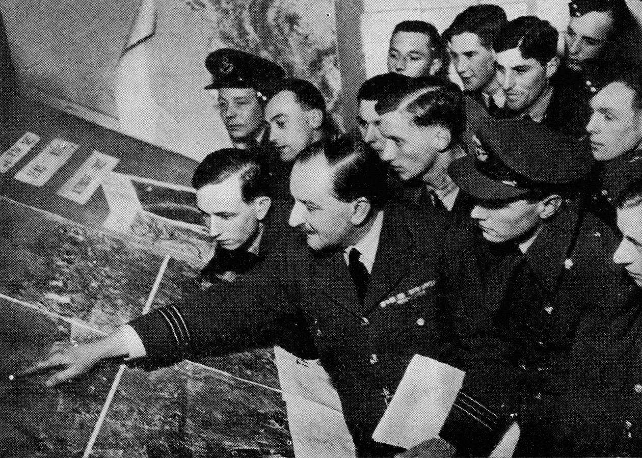 Bu geceki hedef..., 1941 by Unbekannt